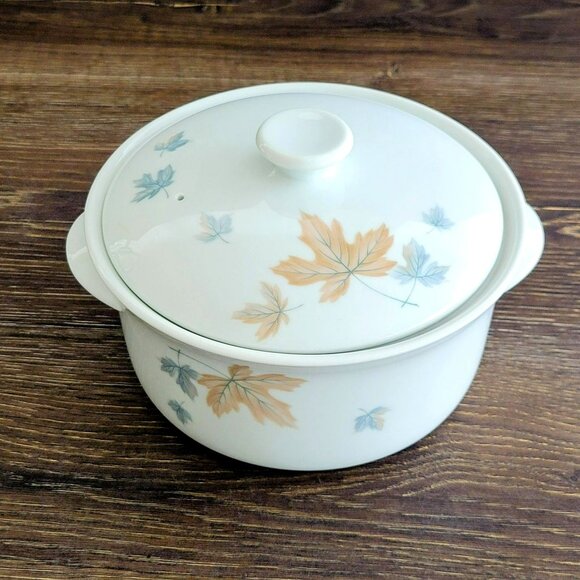 Vintage Noritake Maplewood 3 Qt. Round Covered Casserole Blue & Tan Autumn Leave - Picture 1 of 14